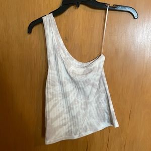 One shoulder crop top